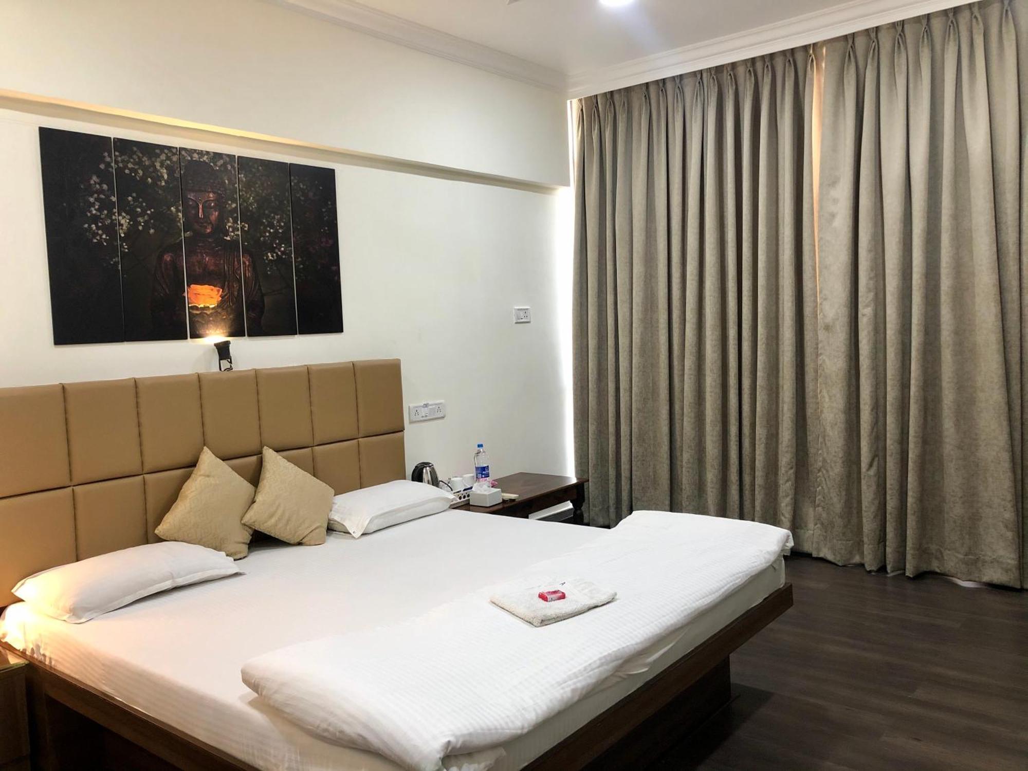 Apple Tree Apartments Koregaon Park Pune Extérieur photo